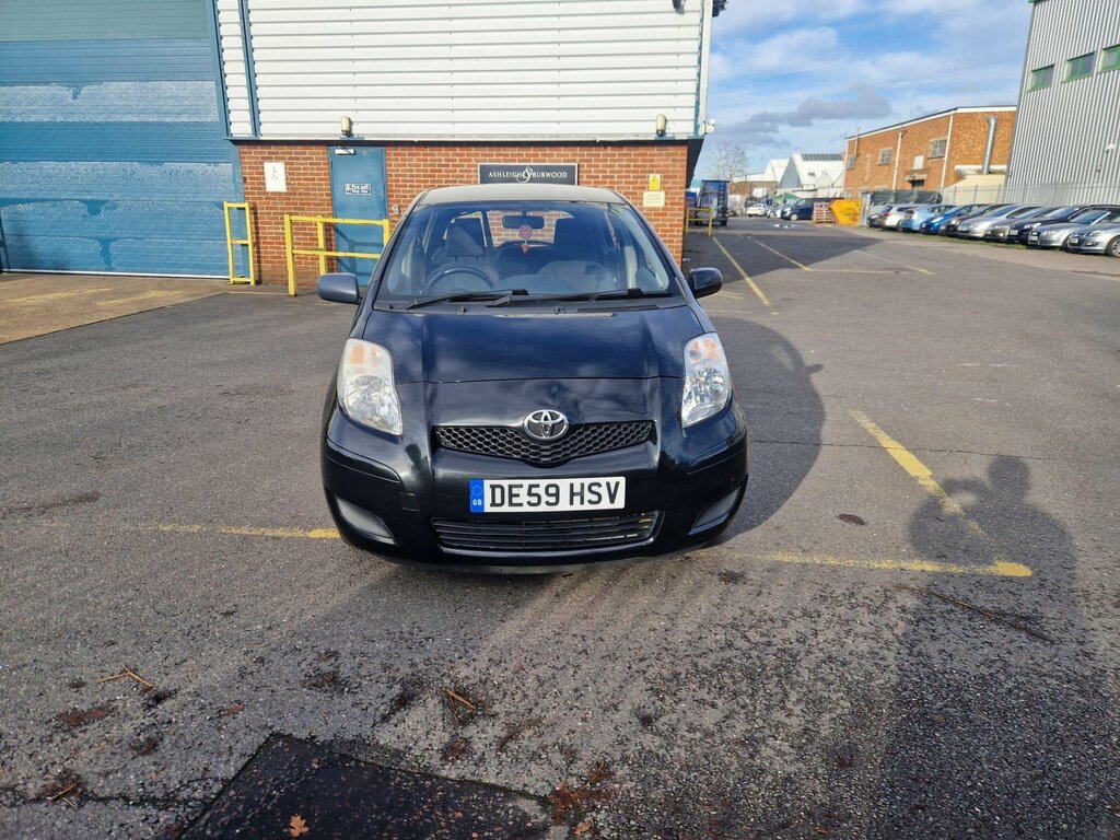 Toyota Yaris 1.33 Dual Vvt-i Tr Euro 4 Ss Black #2
