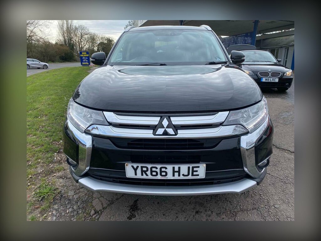 Mitsubishi Outlander 2.2 Di-d Gx3 4Wd Euro 6 Ss Black #4