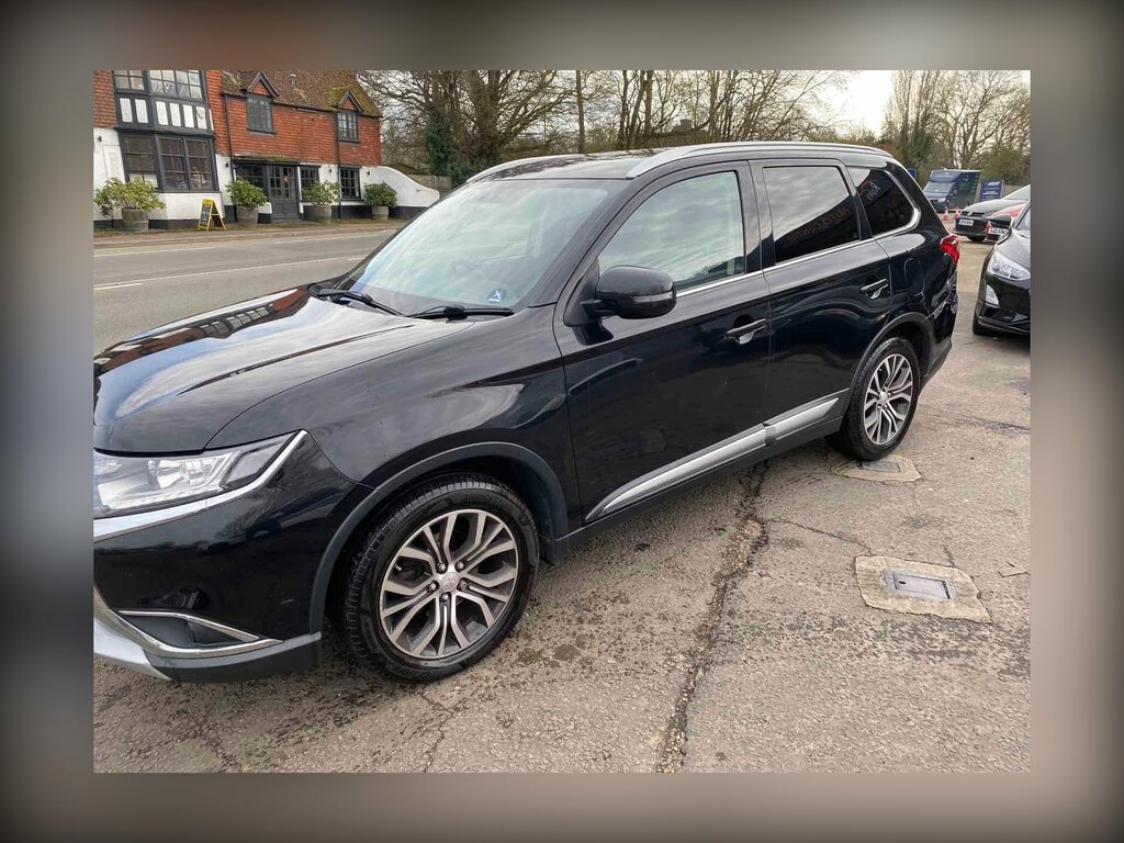 Mitsubishi Outlander 2.2 Di-d Gx3 4Wd Euro 6 Ss Black