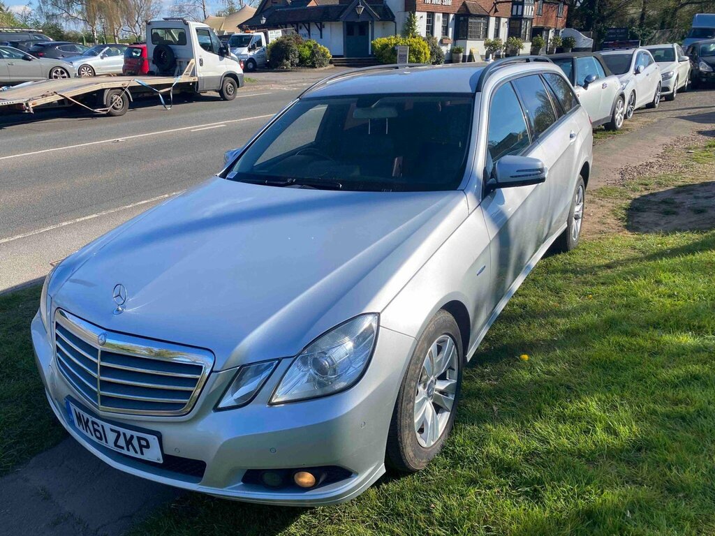 Mercedes-Benz E Class 2.1 E220 Cdi Blueefficiency Se Edition 125 G-troni Silver