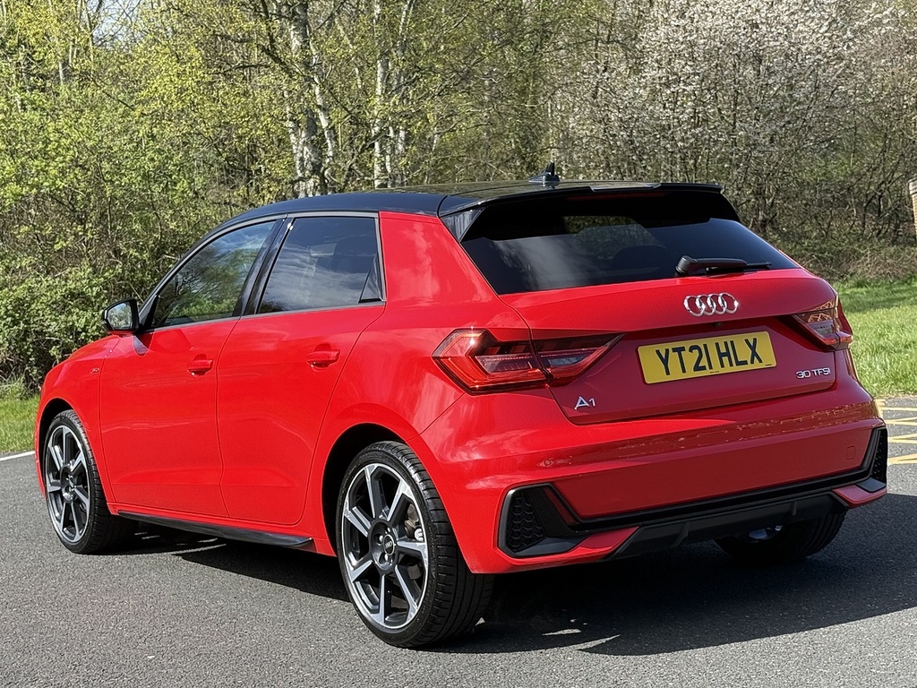 Audi A1 1.0 Tfsi 30 Black Edition Sportback Man YT21HLX Red #3