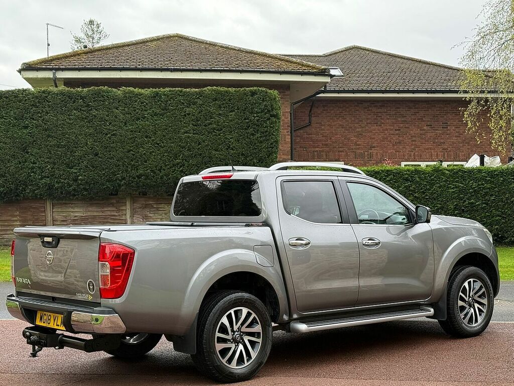 Nissan Navara 2.3 Dci Tekna Pickup Double Cab WG18YLM Grey #5