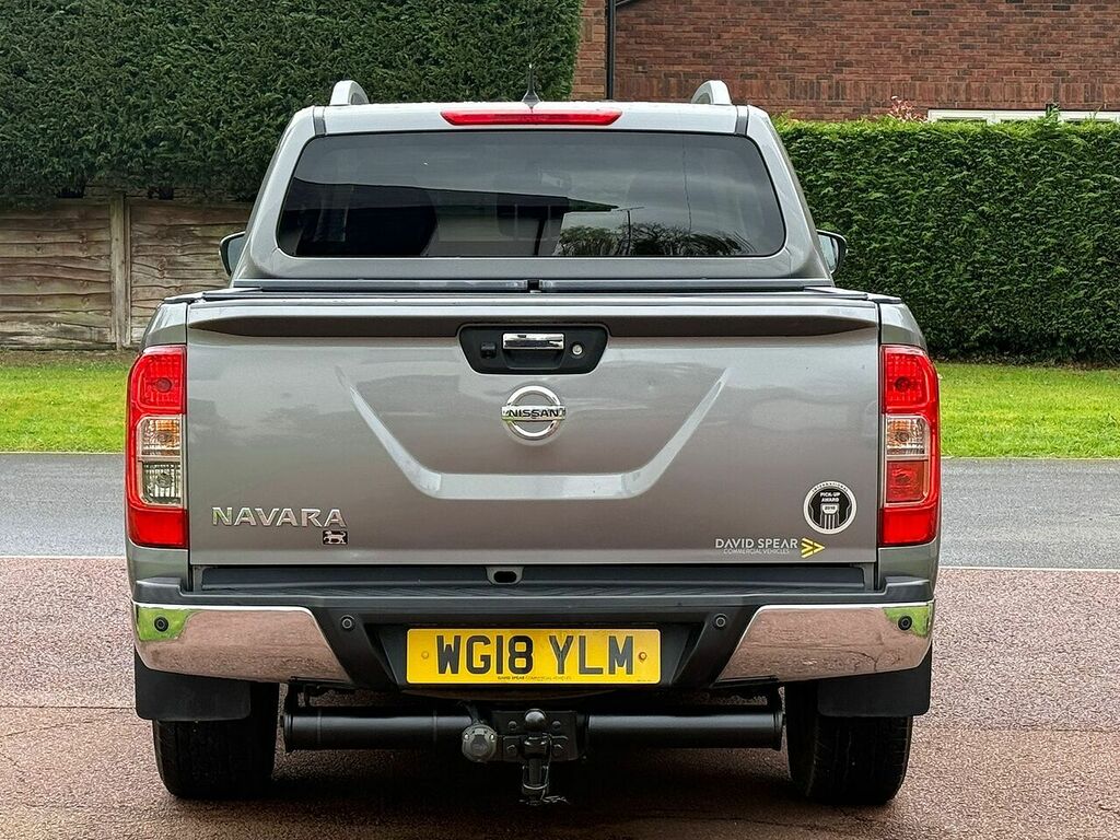 Nissan Navara 2.3 Dci Tekna Pickup Double Cab WG18YLM Grey #4