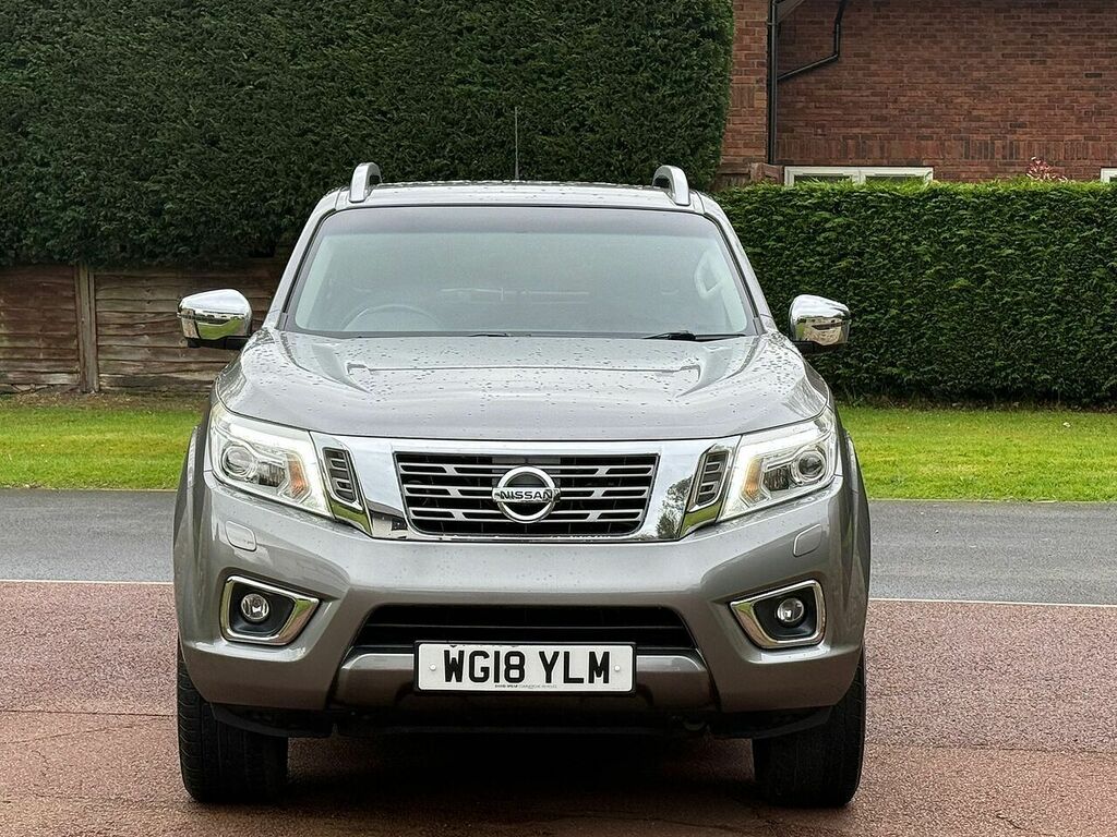 Nissan Navara 2.3 Dci Tekna Pickup Double Cab WG18YLM Grey #2