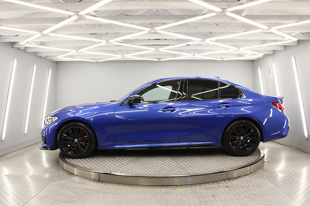 BMW 3 Series Saloon YA69LYJ Blue #2