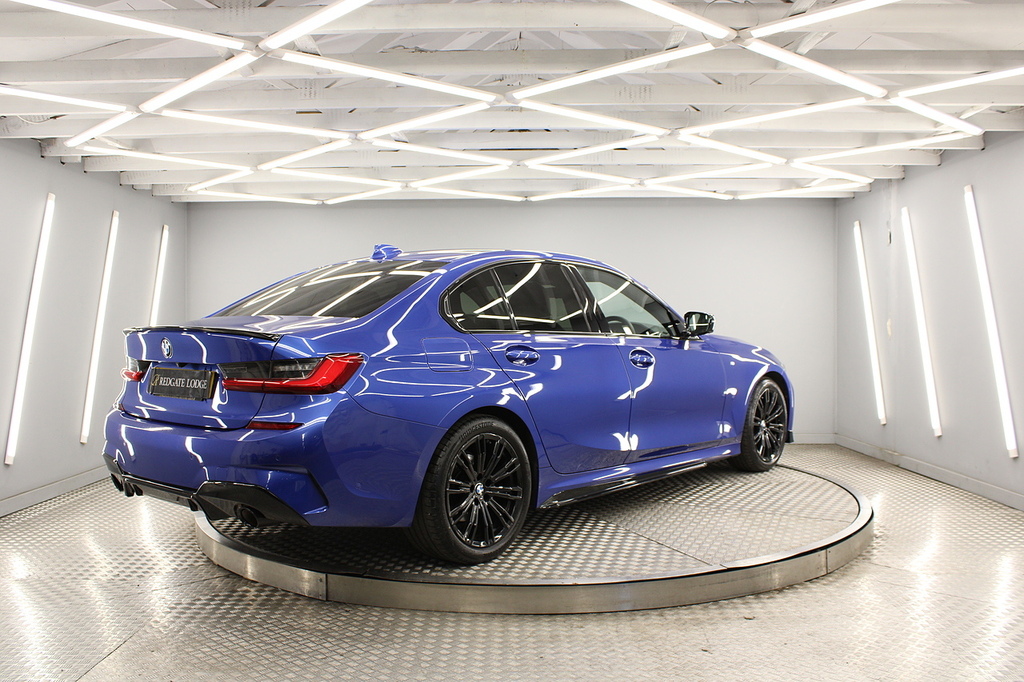 BMW 3 Series Saloon YA69LYJ Blue #3