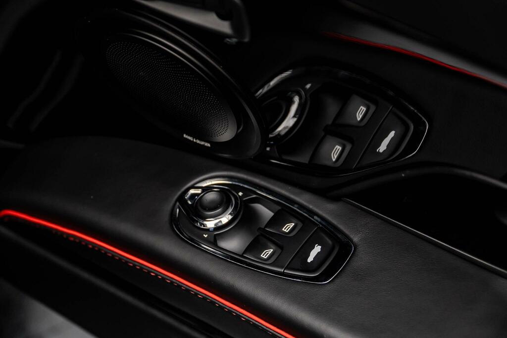 Aston Martin DBS 5.2 V12 Biturbo Coupe  #33