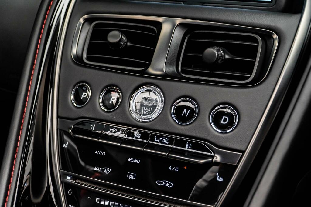 Aston Martin DBS 5.2 V12 Biturbo Coupe  #37