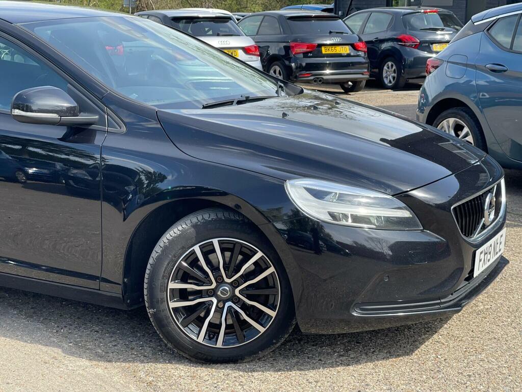 Volvo V40 2.0 T2 R-design Edition Euro 6 Ss FX19NLE Black #4