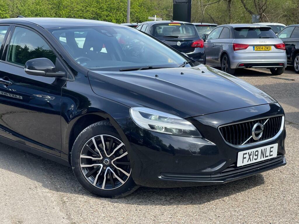 Volvo V40 2.0 T2 R-design Edition Euro 6 Ss FX19NLE Black #3