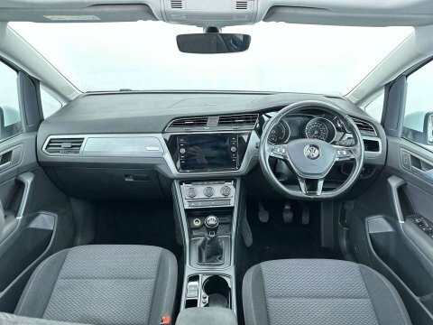 Volkswagen Touran 2017 67 1.6 BL67NRO White #5