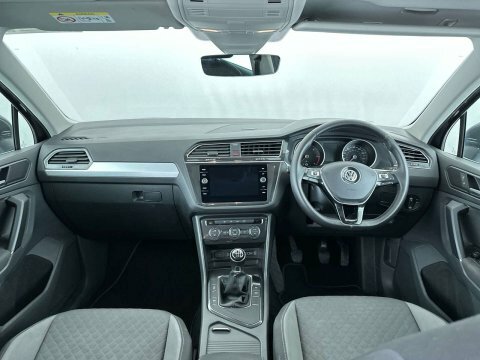 Volkswagen Tiguan 2018 68 2.0 DA68PXZ Grey #5