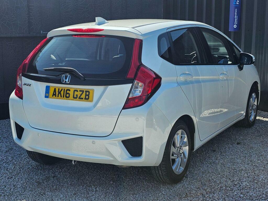 Honda Jazz Hatchback 1.3 I-vtec Se Euro 6 Ss 201616 White #4