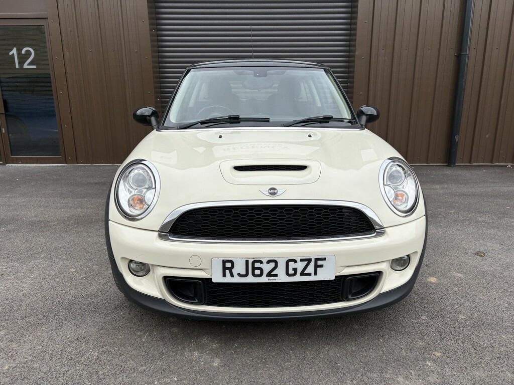 Mini Hatch Hatchback 1.6 Cooper S Hatch 201262 RJ62GZF White #2