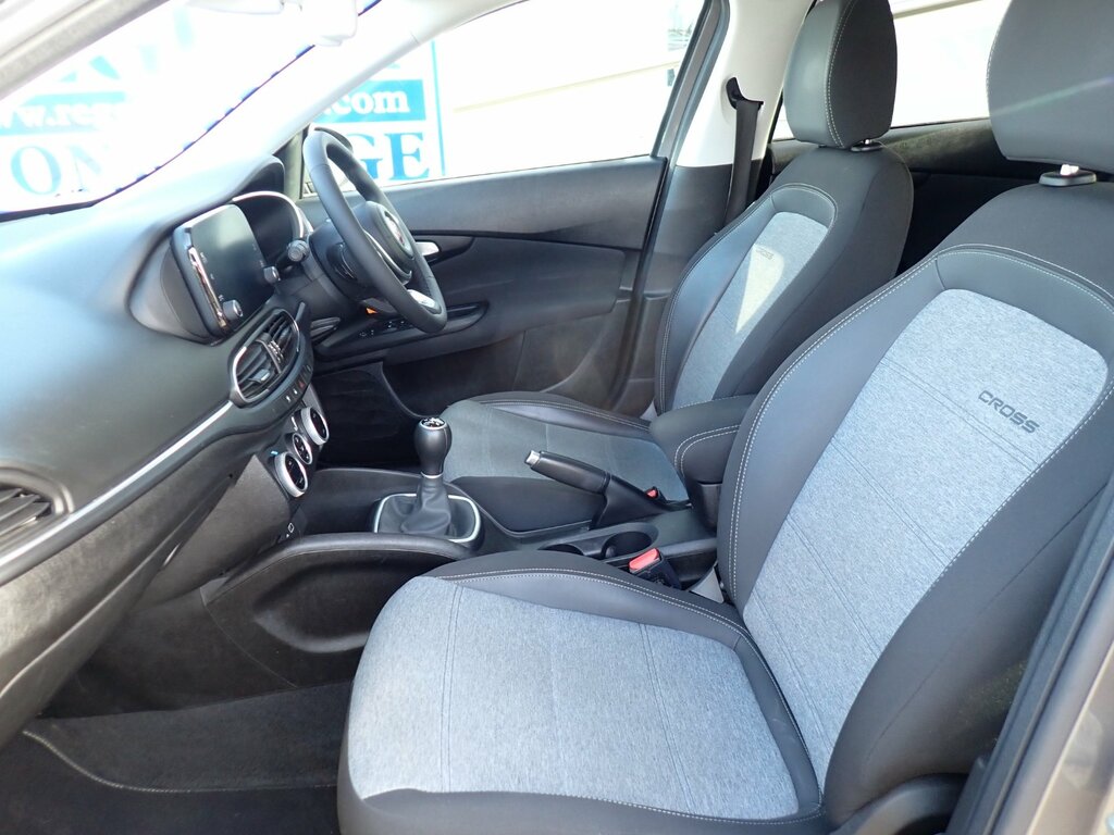 Fiat Tipo 1.0 Cross Hatchback Euro 6 Ss Grey #3
