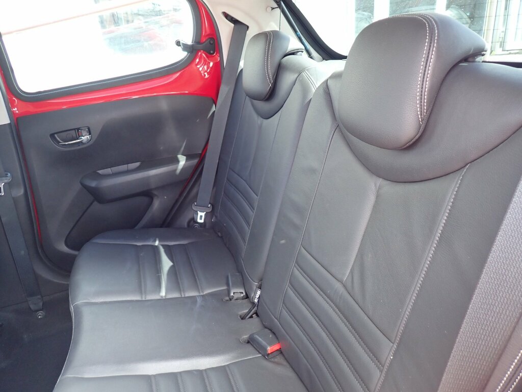 Peugeot 108 1.2 Puretech Gt Line Hatchback E LO17XRG Red #4
