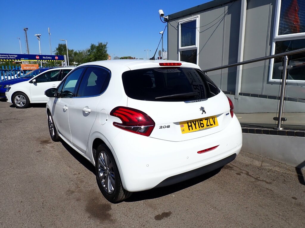 Peugeot 208 1.2 Puretech Allure Hatchback Eu White #6