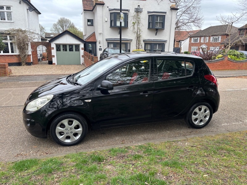 Hyundai I20 Comfort Black #4