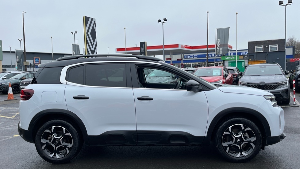 Citroen C5 Aircross Citroen C5 Aircross 1.2 Hybrid 136 Max Edition GK75SBO White #2