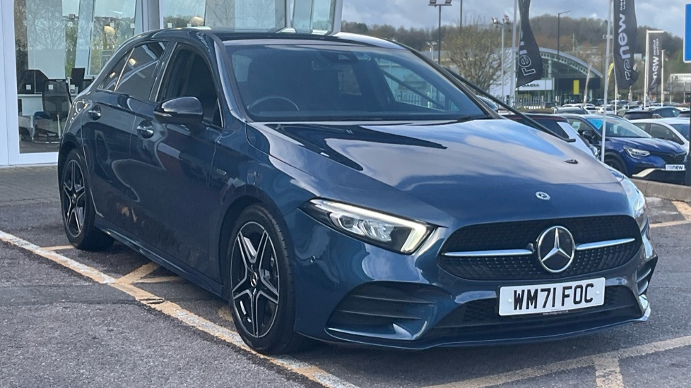 Mercedes-Benz A Class Mercedes-benz A Class A180 Amg Line Premium Editio Blue