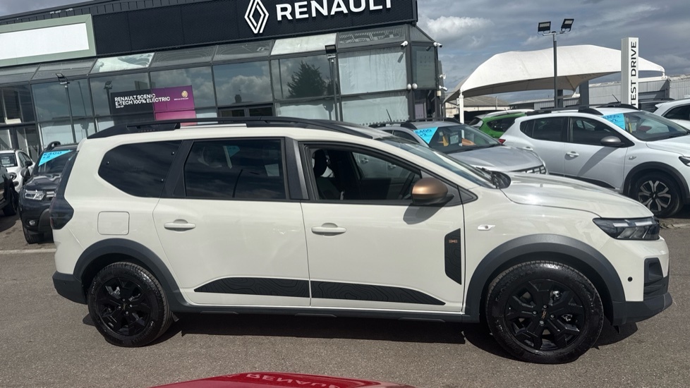 Dacia Jogger Dacia Jogger 1.8 Hev Extreme EN75OGJ Brown #2