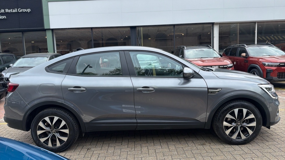 Renault Arkana Renault Arkana 1.6 E-tech Hybrid 145 Iconic Au WU72HHT Grey #2