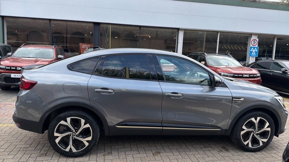 Renault Arkana Renault Arkana 1.6 E-tech Hybrid 145 Engineered CL23ONG Grey #2