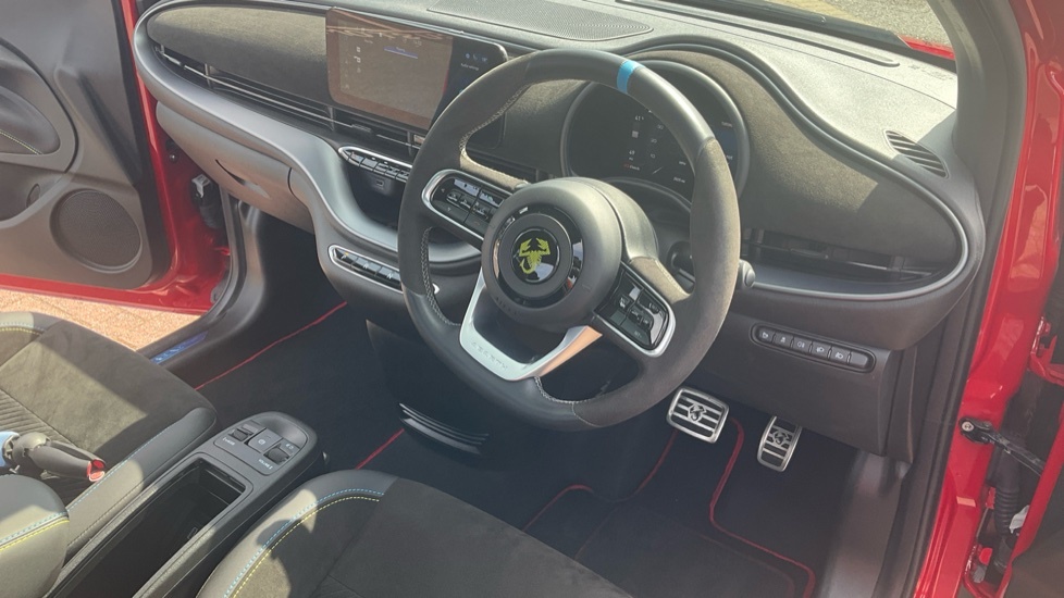 Abarth 500 Abarth 500 114Kw 42.2Kwh Red #5