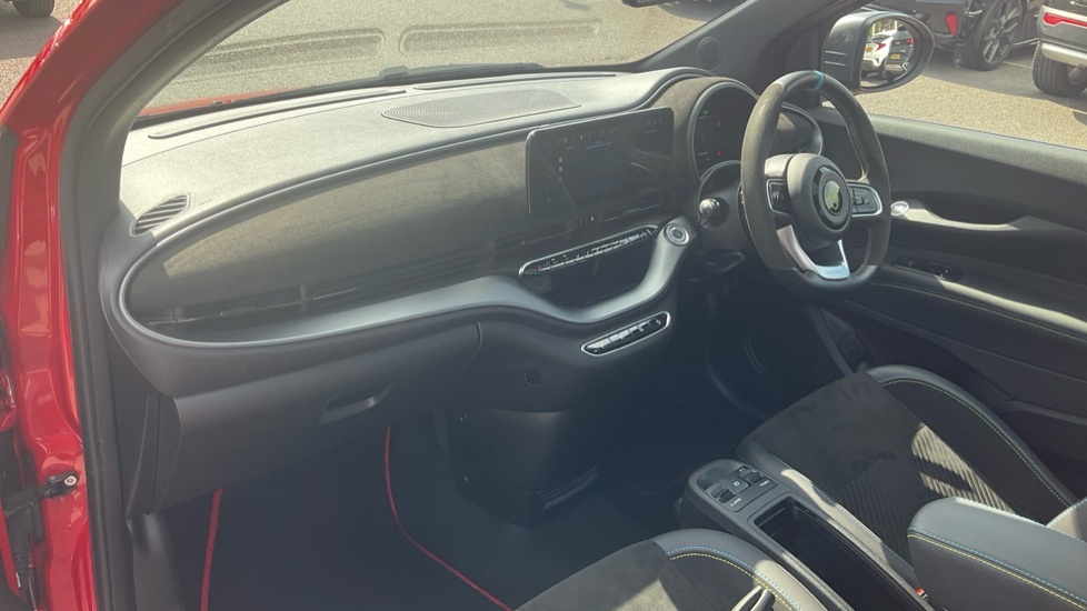 Abarth 500 Abarth 500 114Kw 42.2Kwh Red #6