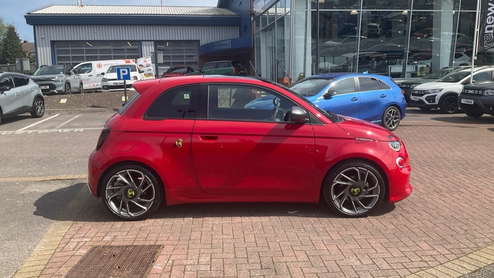 Abarth 500 Abarth 500 114Kw 42.2Kwh Red #2