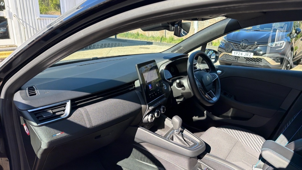 Renault Clio Renault Clio 1.6 E-tech Full Hybrid 145 Esprit Alp BN74ZCE Black #6