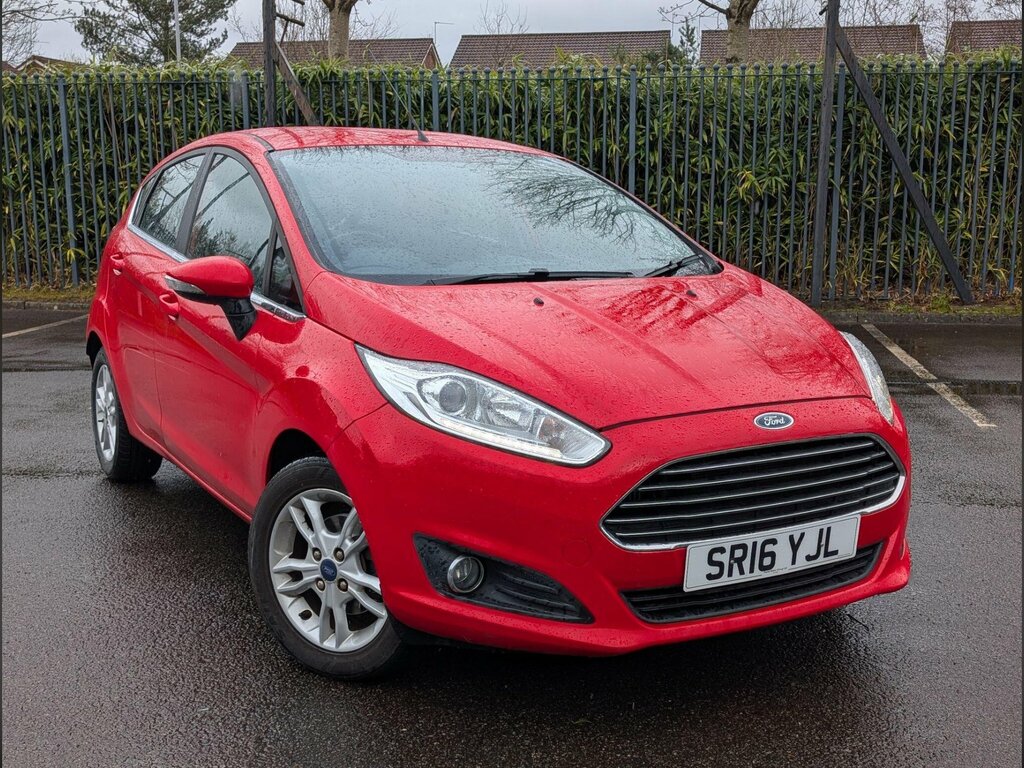 Ford Fiesta 1.0T Ecoboost Zetec Euro 6 Ss Red