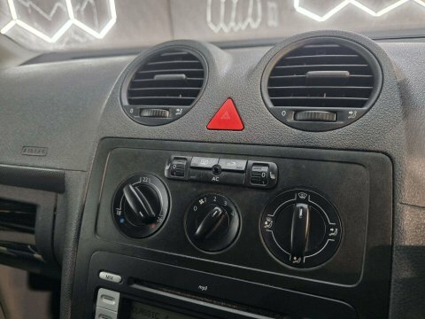 Volkswagen Caddy Life Life Tdi Pd Black #10