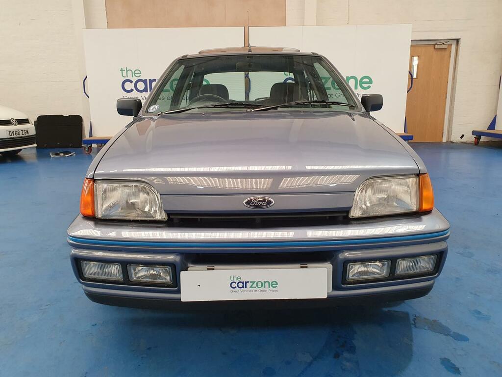 Ford Fiesta  Gold #9