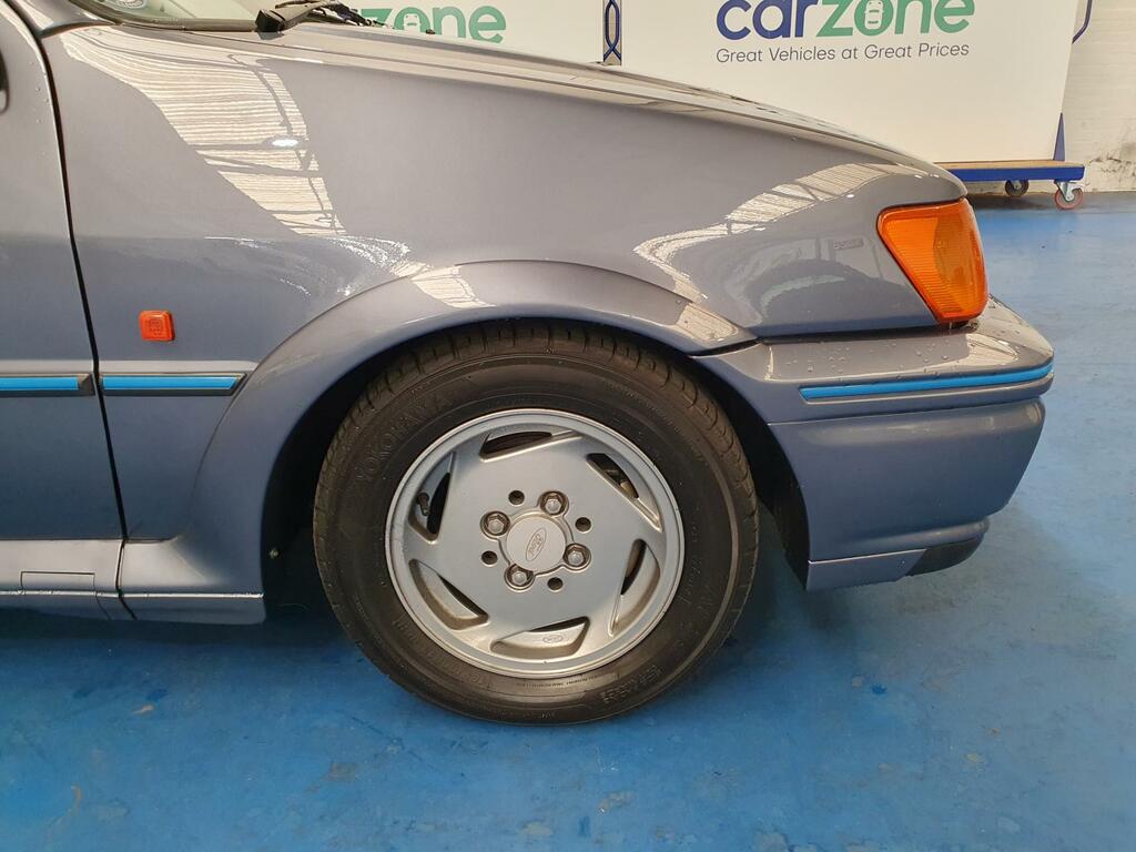 Ford Fiesta  Gold #10