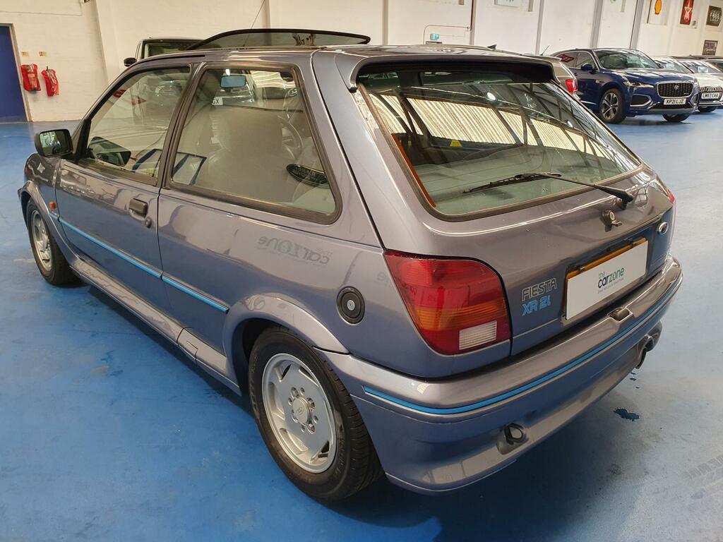 Ford Fiesta  Gold #6