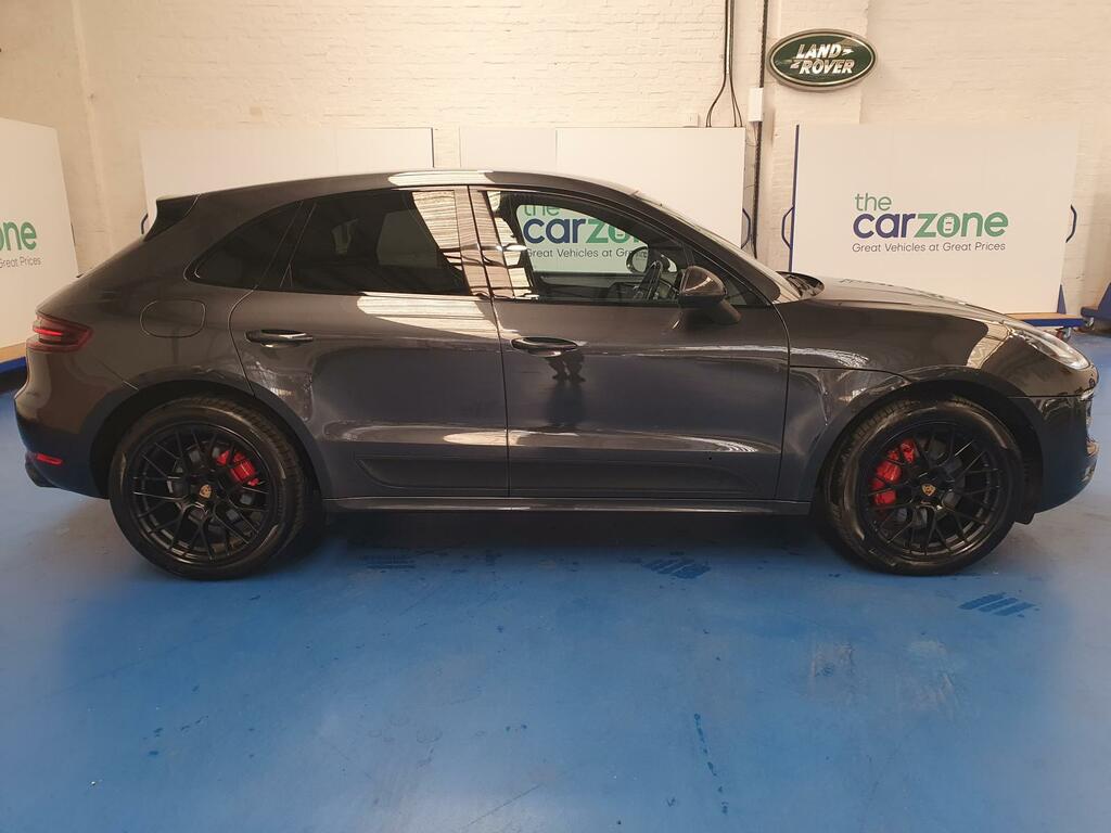 Porsche Macan Estate HF17OYS #2