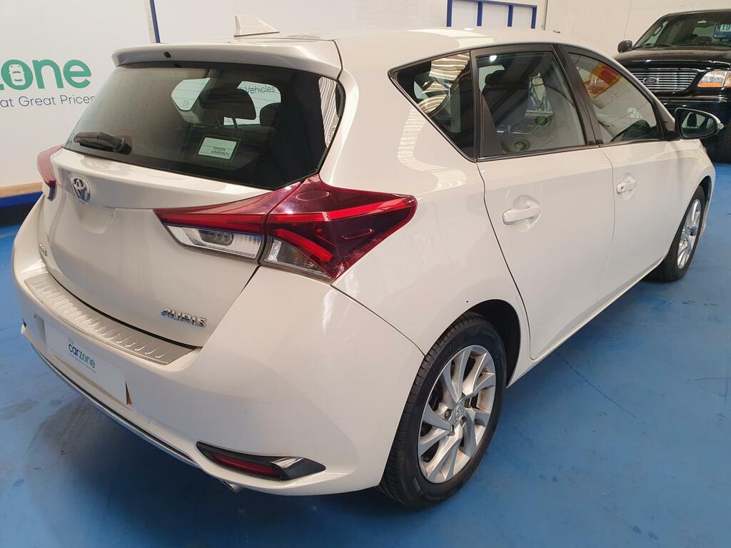 Toyota Auris Hatchback FN66EYJ  #3