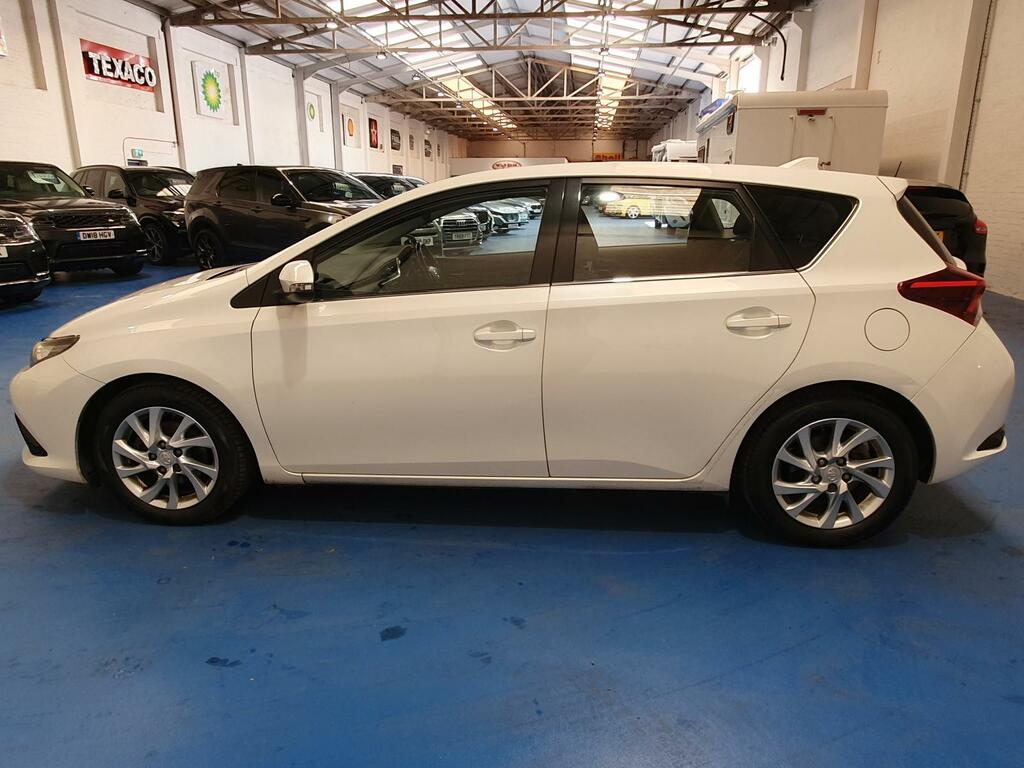 Toyota Auris Hatchback FN66EYJ  #6