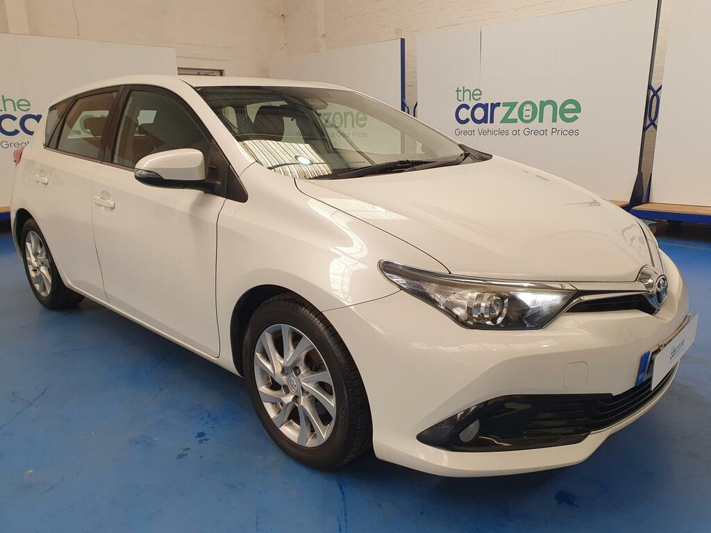Toyota Auris Hatchback