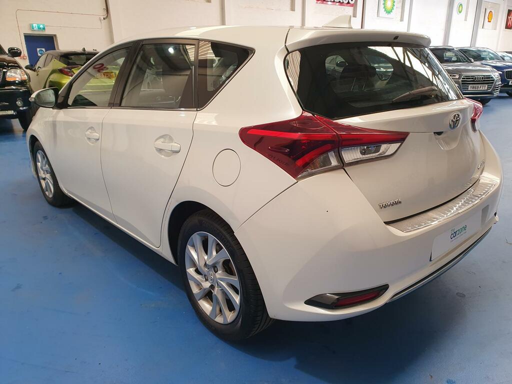 Toyota Auris Hatchback FN66EYJ  #5