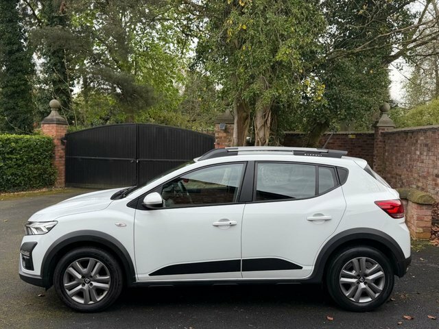 Dacia Sandero Stepway 2021 1.0 Tce Comfort Hatchback Cvt Euro DM21HKD White #2
