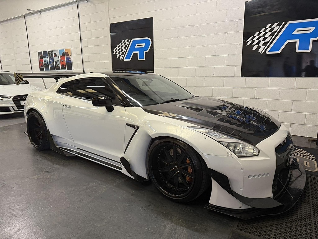 Nissan GT-R V6 Premium Edition White
