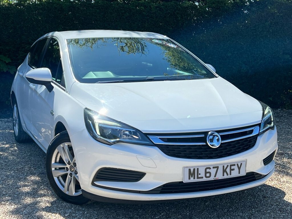 Vauxhall Astra 1.6L Design White