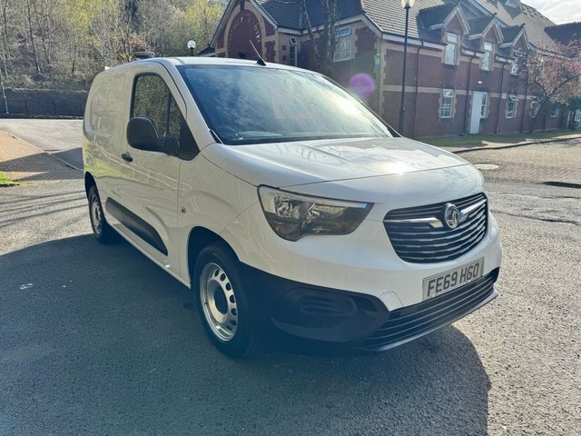 Vauxhall Combo Mpv FE69HGO White #6
