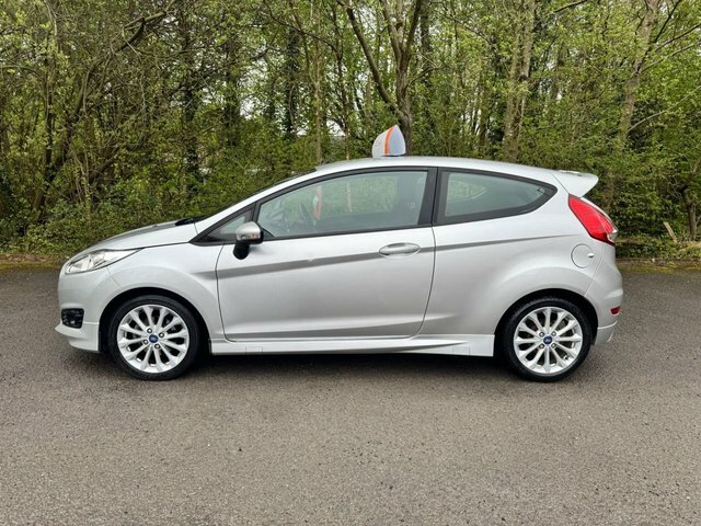 Ford Fiesta Hatchback AV14PUF Silver #2