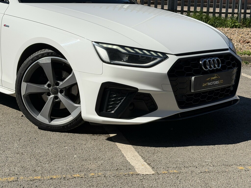 Audi A4 Avant 2.0 Tdi 35 Black Edition KY70ADV White #3