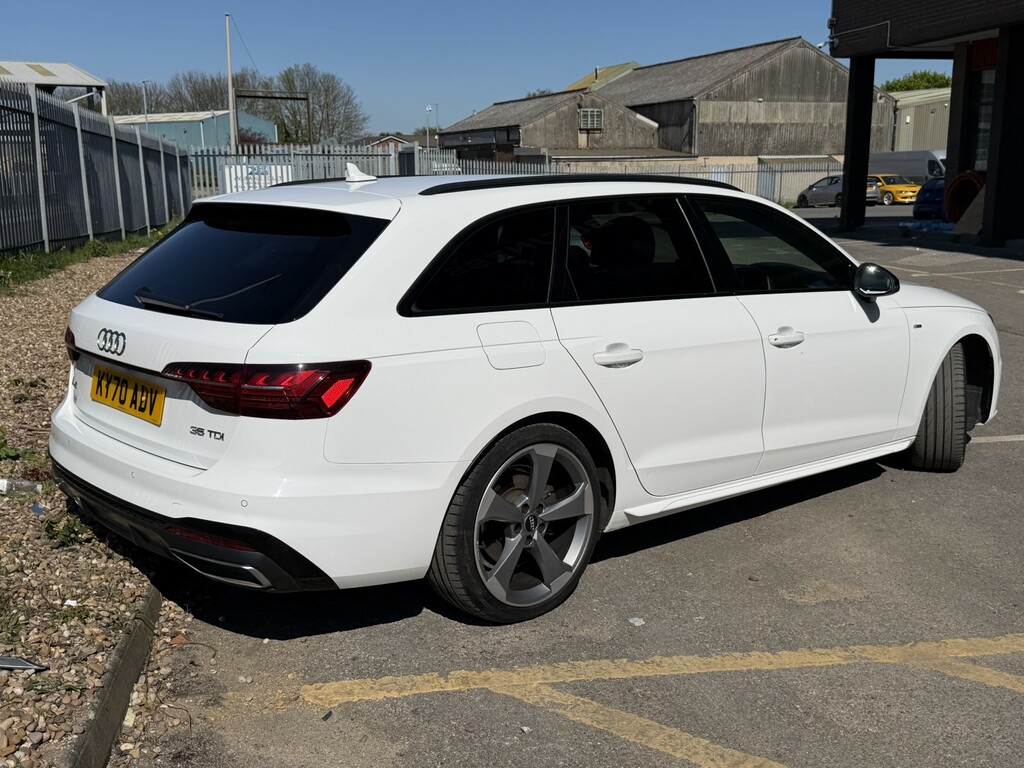 Audi A4 Avant 2.0 Tdi 35 Black Edition KY70ADV White #5