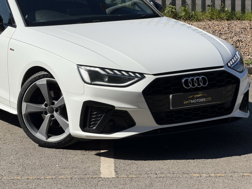 Audi A4 Avant 2.0 Tdi 35 Black Edition KY70ADV White #2