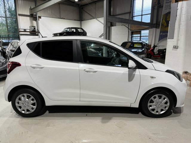 Hyundai I10 2017 1.0 Se Hatchback Euro 6 66P RE17YBL White #2